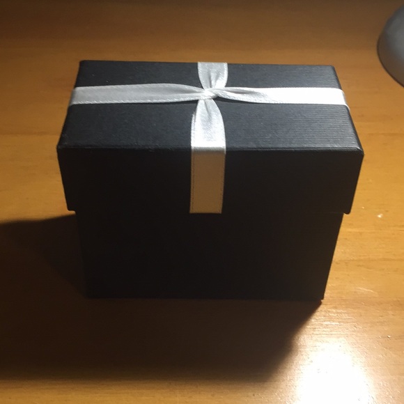 NEW WATCH & BRACELET SET - Picture 2 of 5